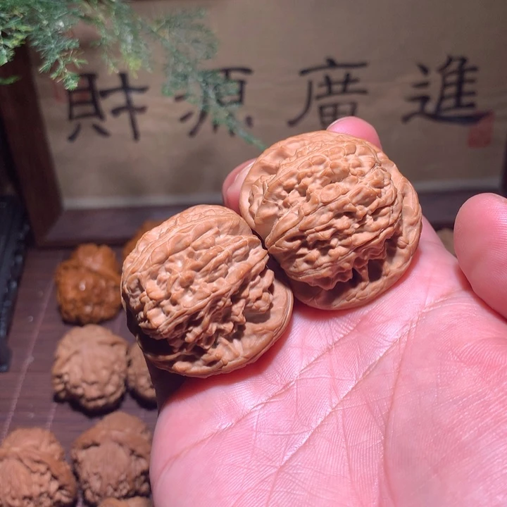 王***发白狮子全品43麻核桃