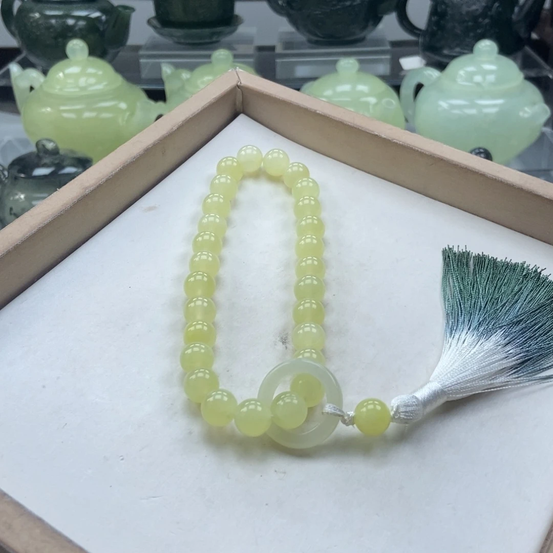 蛇纹石玉未镶嵌壶