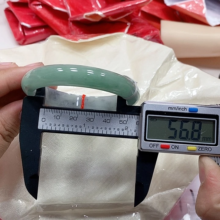 翡翠手镯未镶嵌218