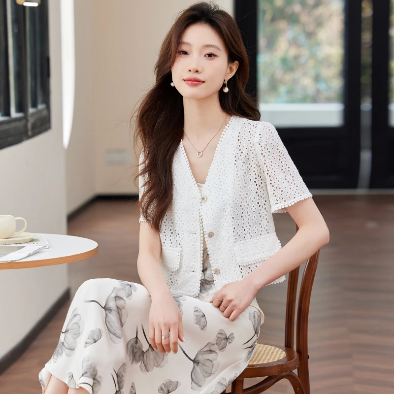西装短外套女小个子2025新款气质短袖蕾丝上衣夏季白色套装开衫夏
