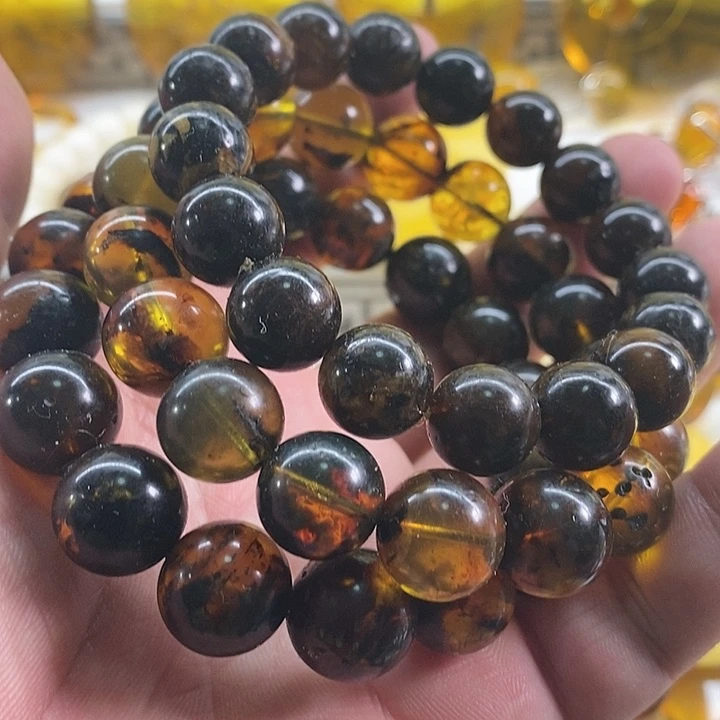 琥珀裸石未镶嵌手串