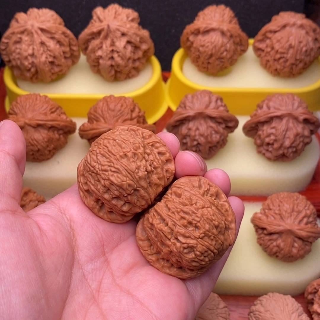 文玩核桃把件精品泥鳅背39