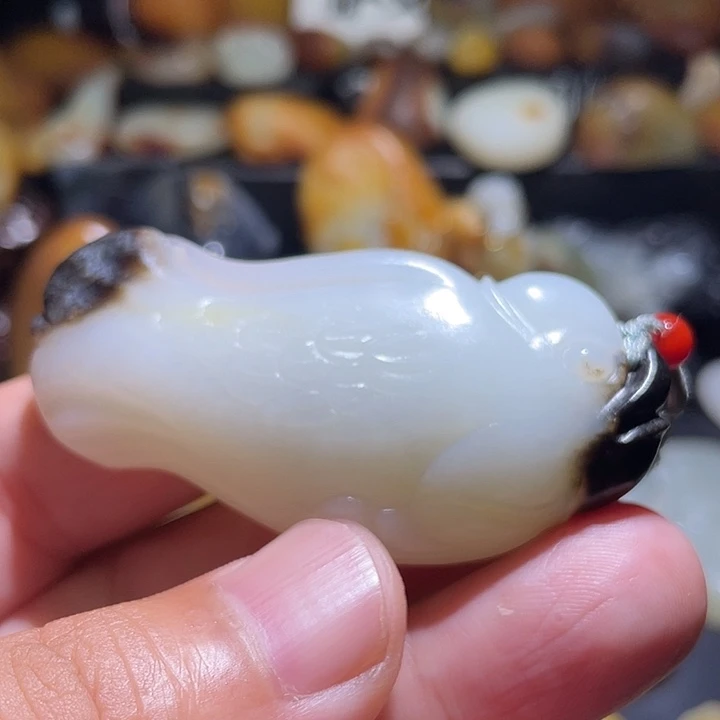 颈饰未镶嵌和田玉（糖玉）