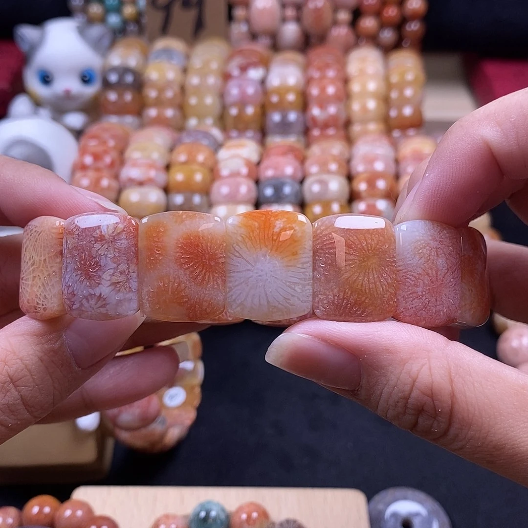 硅化珊瑚（珊瑚玉）手牌未镶嵌冰透大花 15