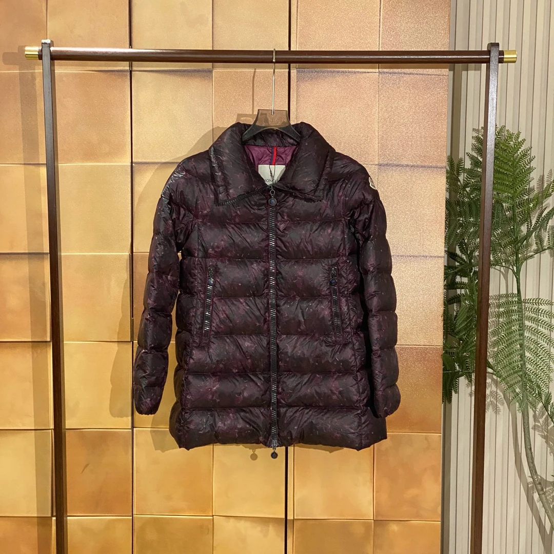 99新 MONCLER 深紫色徽标渲染羽绒服/0码/98新/女24451