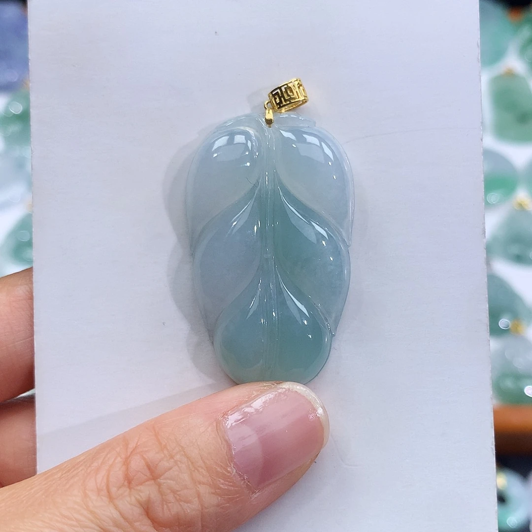 翡翠18K金镶嵌颈饰翡翠吊坠