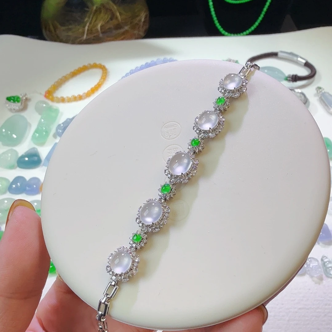 翡翠18K金镶嵌颈饰纯白冰蛋面手链