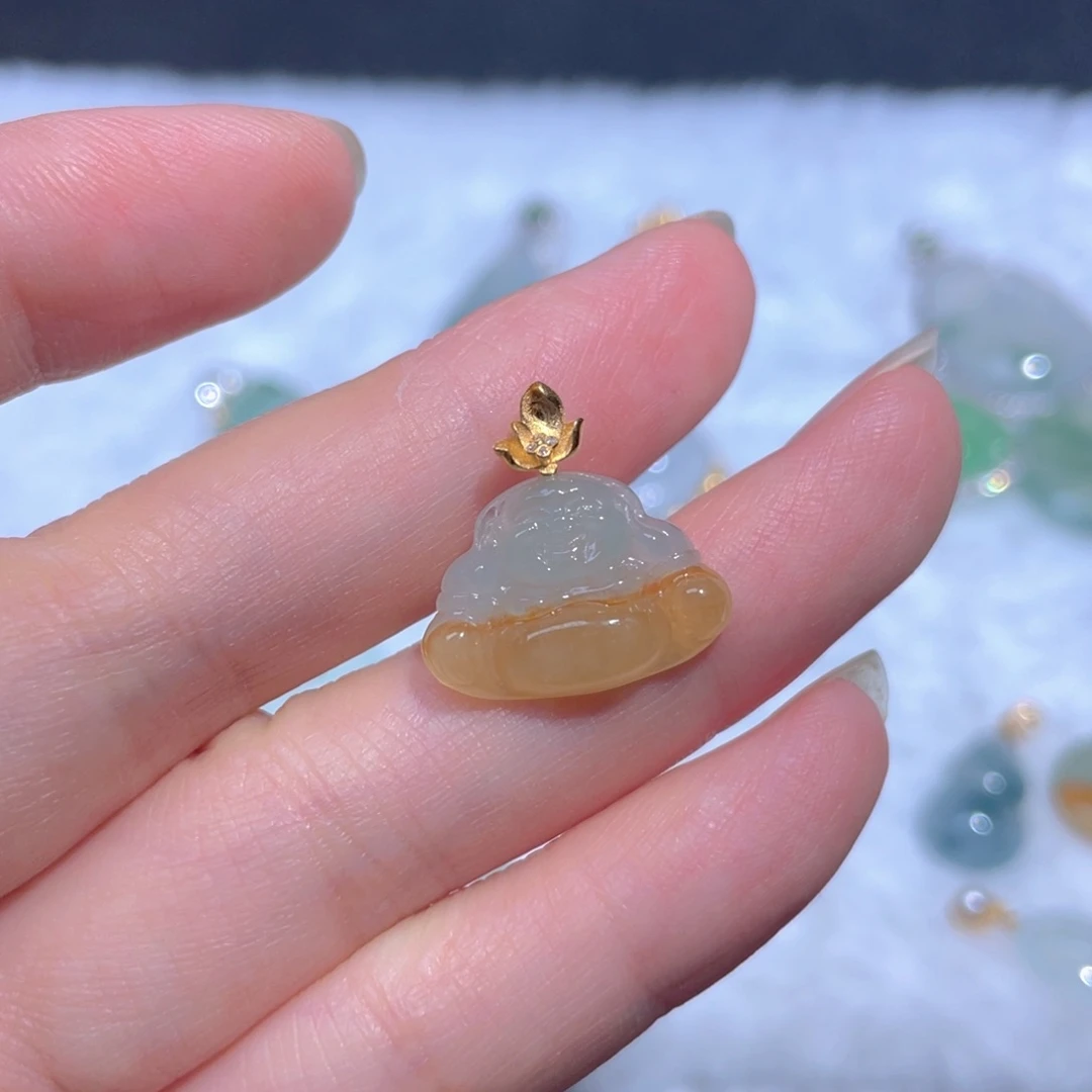 翡翠18K金镶嵌颈饰翡翠