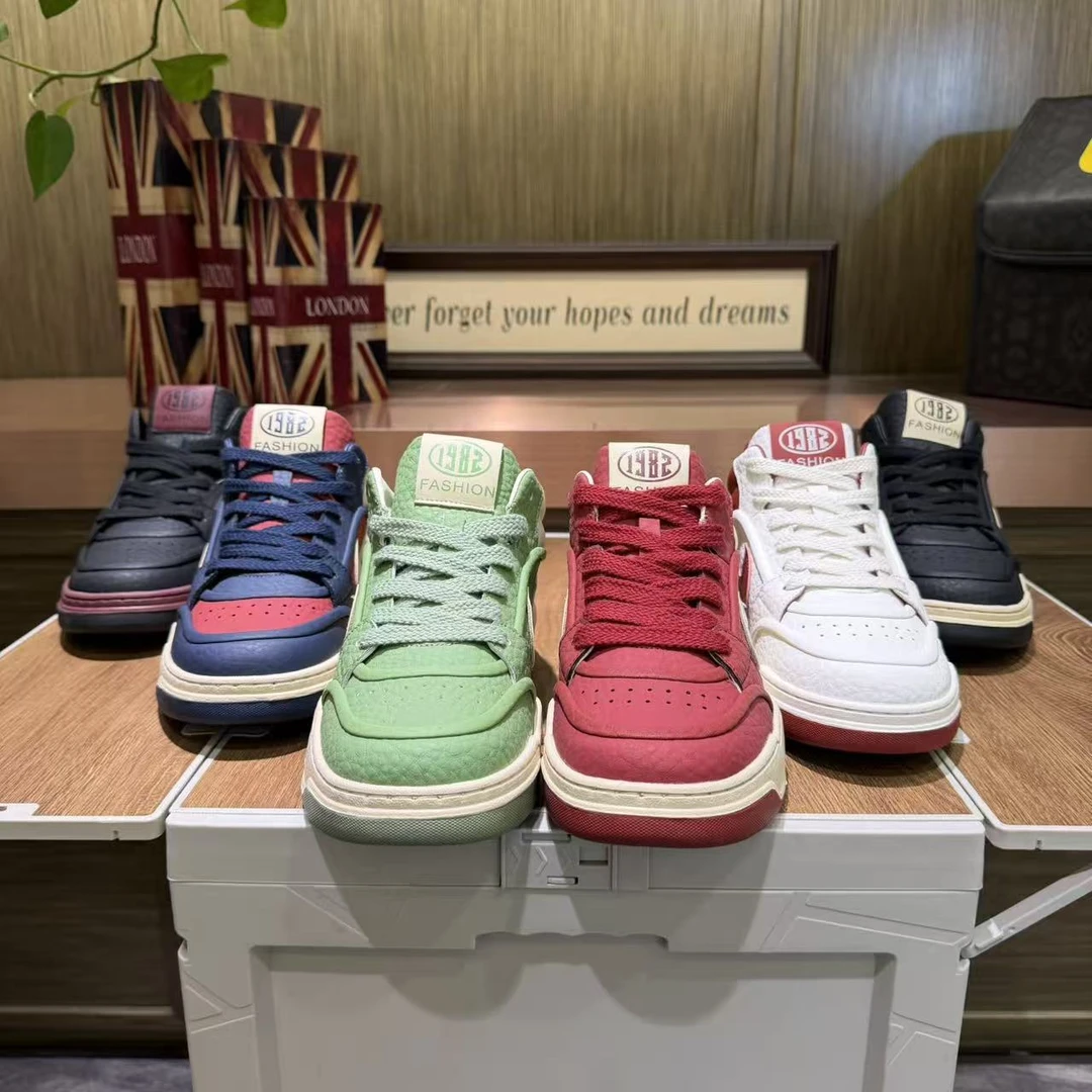 2025秋冬新款透气软底男士轻奢百搭休闲鞋韩版潮鞋低帮潮流休闲鞋