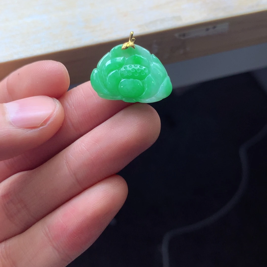 翡翠颈饰18K金镶嵌吊坠