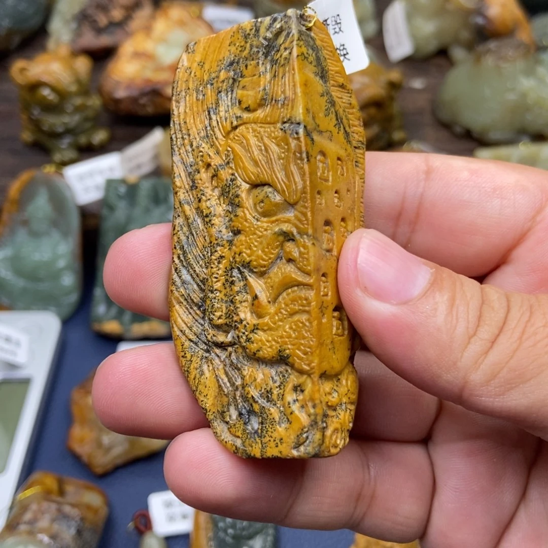 后***年未镶嵌岫岩河磨玉（透闪石质玉）珠宝奇石