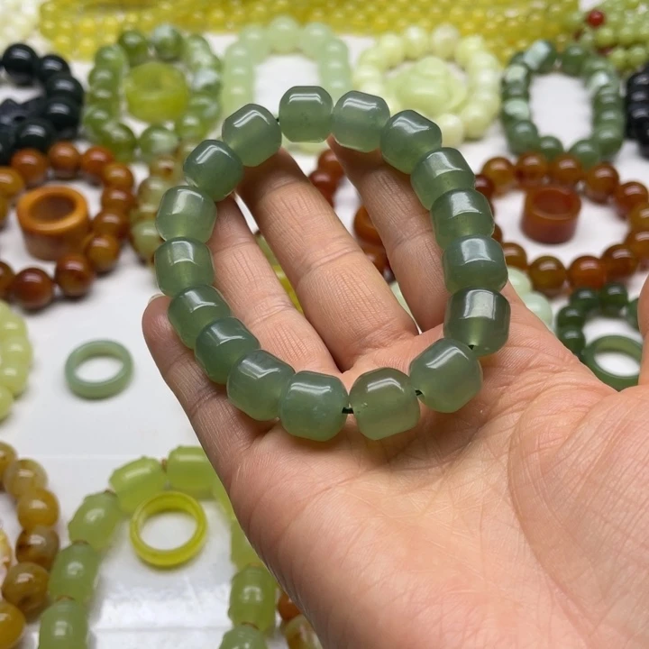 蛇纹石玉手串未镶嵌飘****）