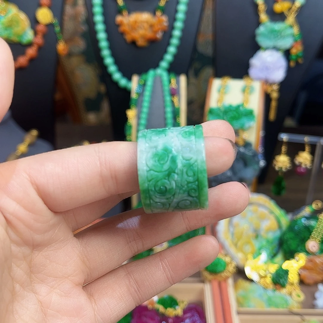 欣***R翡翠未镶嵌项链翡翠