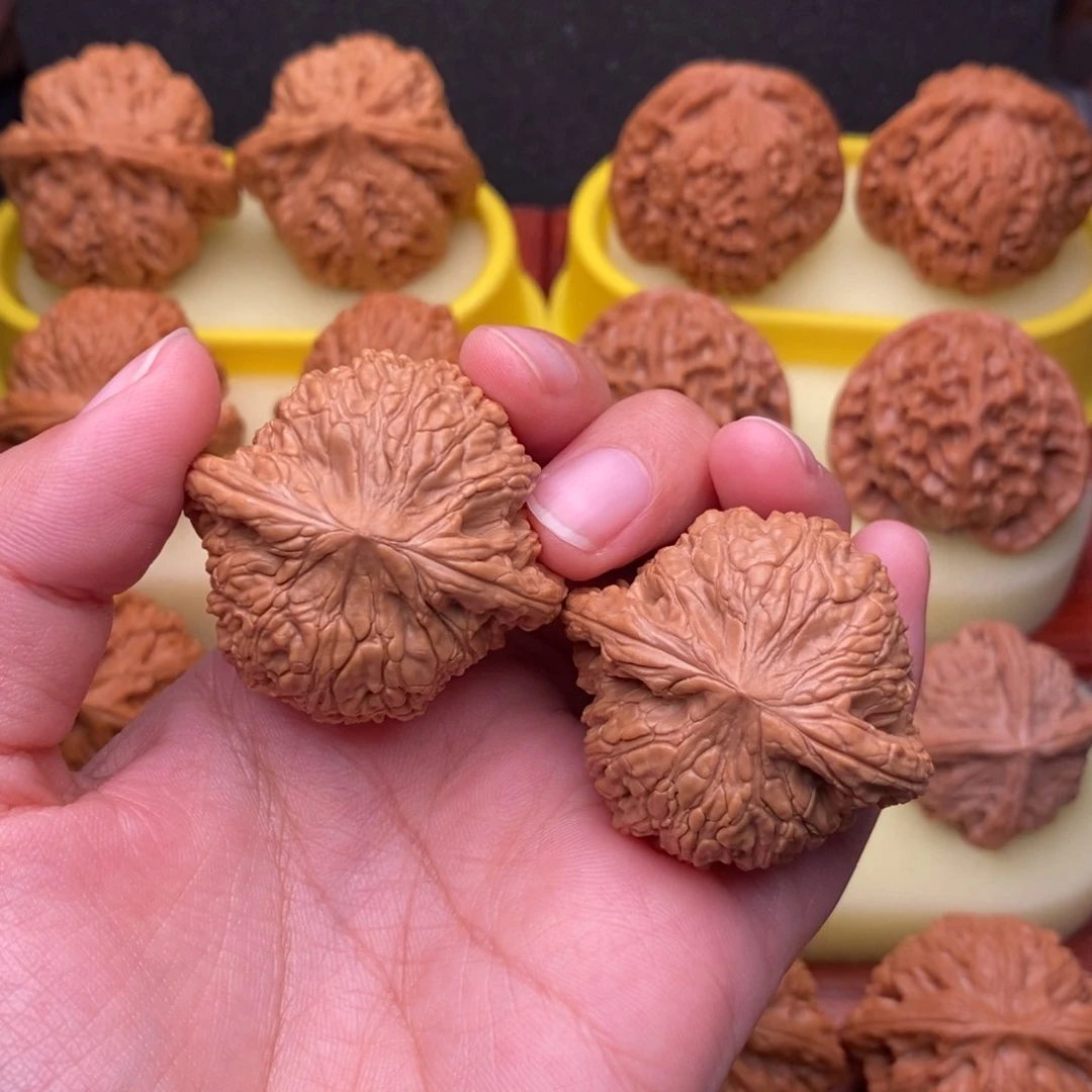 文玩核桃把件云***.精品泥鳅背38