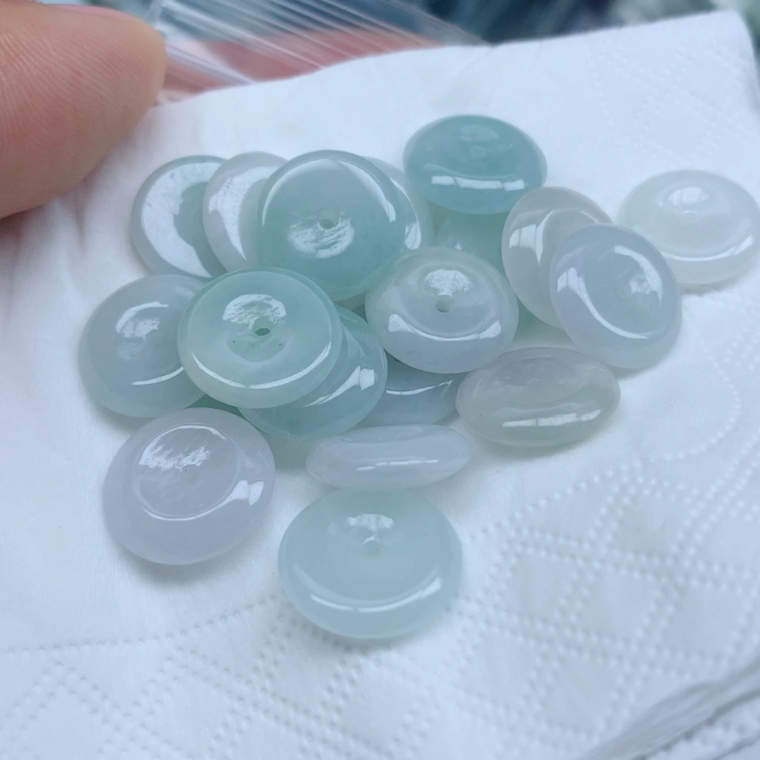 翡翠未镶嵌颈饰珠子批发