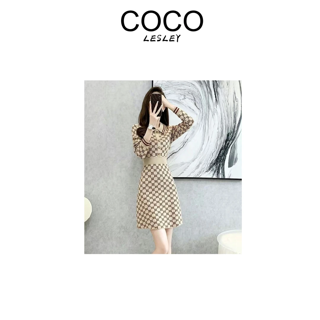 【 COCO LESLEY】长袖连衣裙女春秋款polo领宽松显瘦修身包臀裙629