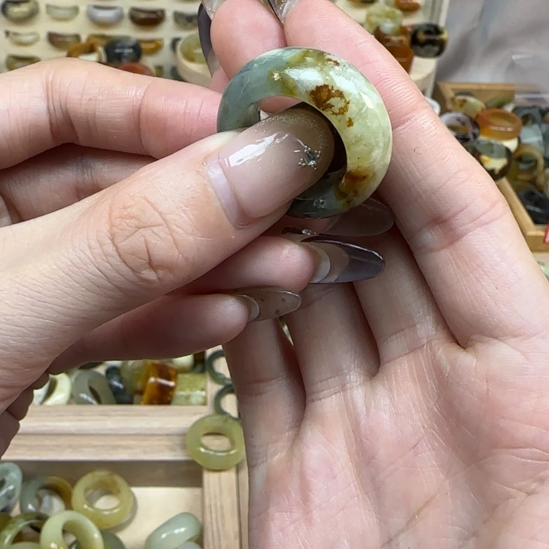 岫玉岫玉直切内径18.7未镶嵌溪**漪