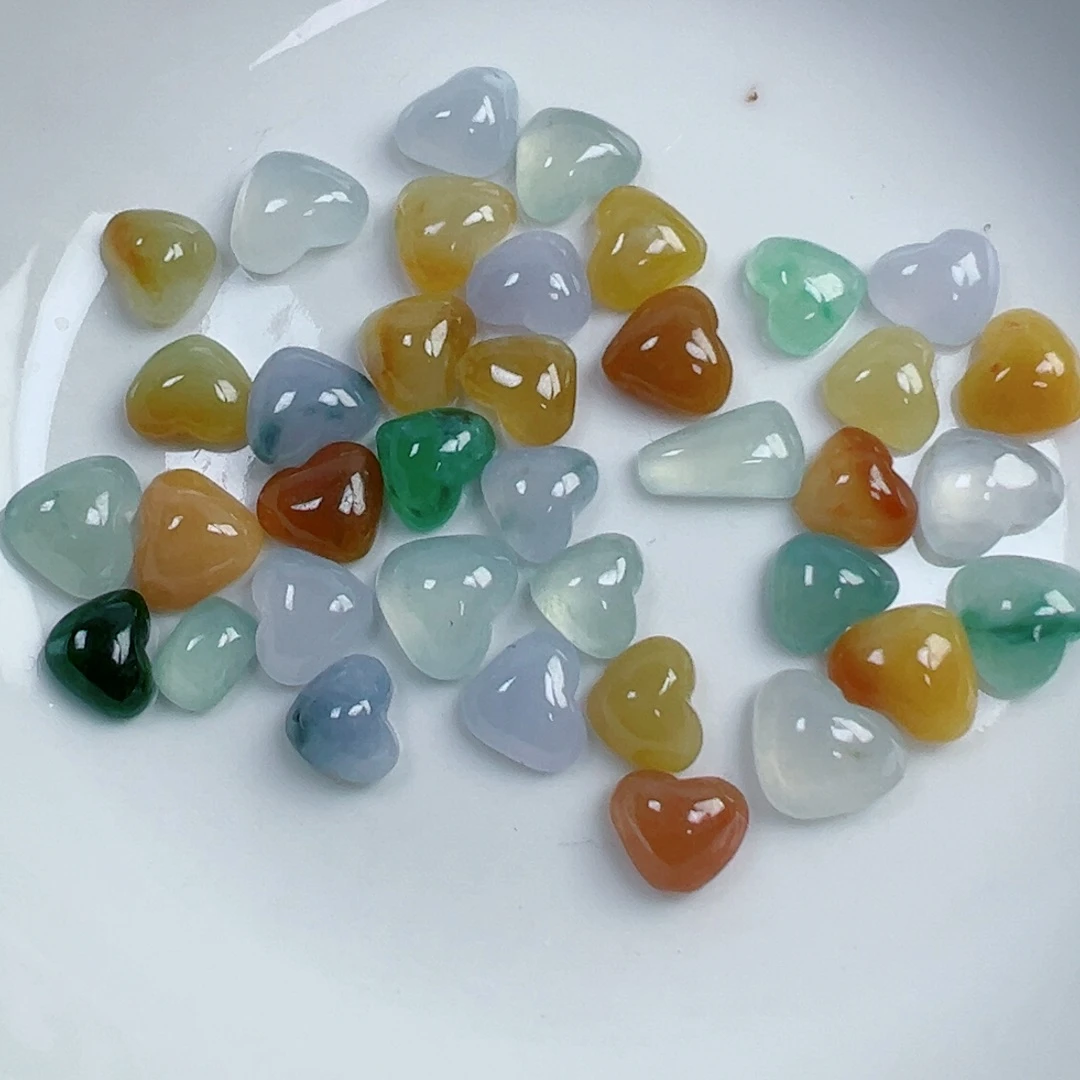 翡翠散珠爱心翡翠一个
