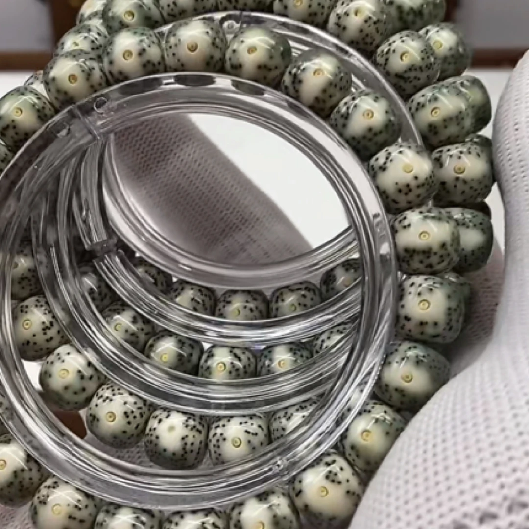 180 石玉料绿包白一线眼睛星月菩提手串10x9mm