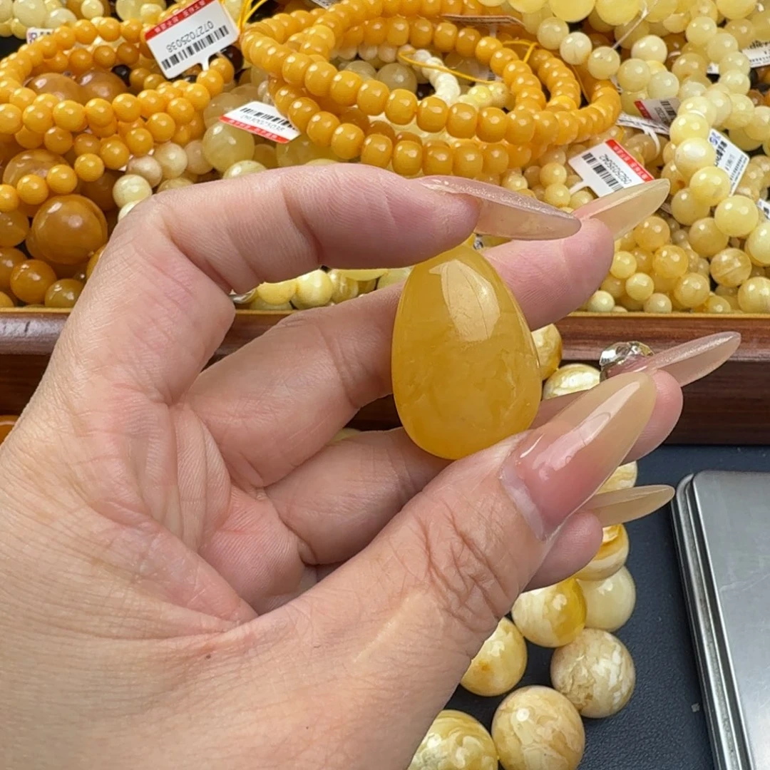 琥珀未镶嵌珠宝奇石