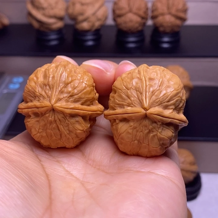 把件文玩核桃粗筋三楞35