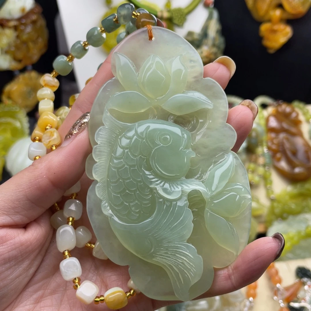 未镶嵌蛇纹石玉颈饰