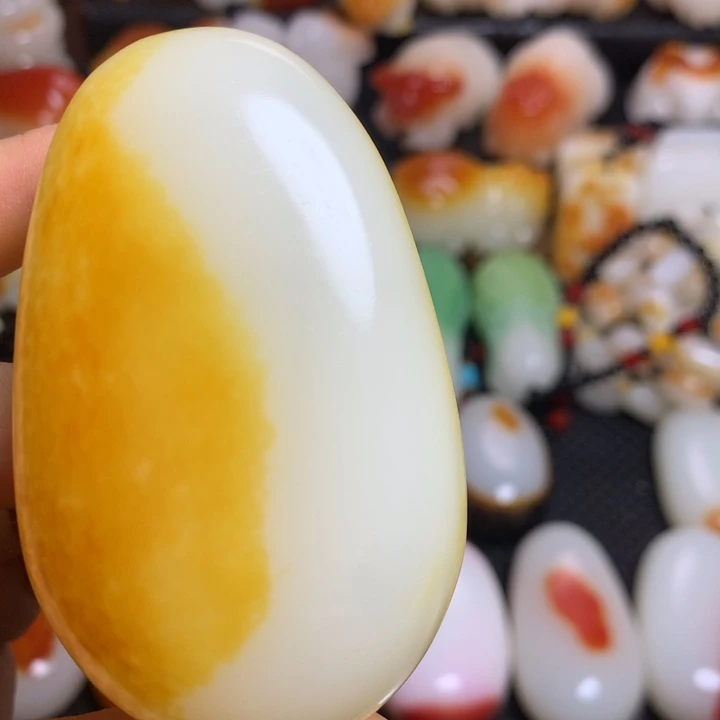 新疆戈壁石五彩石
