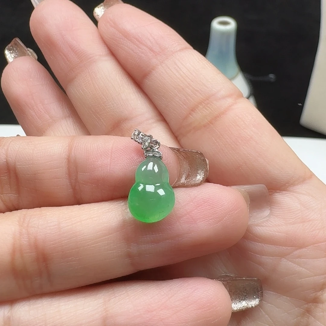 翡翠9K金镶嵌颈饰