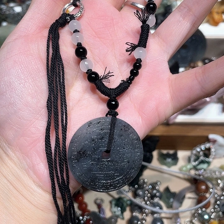 蛇纹石玉合金颈饰