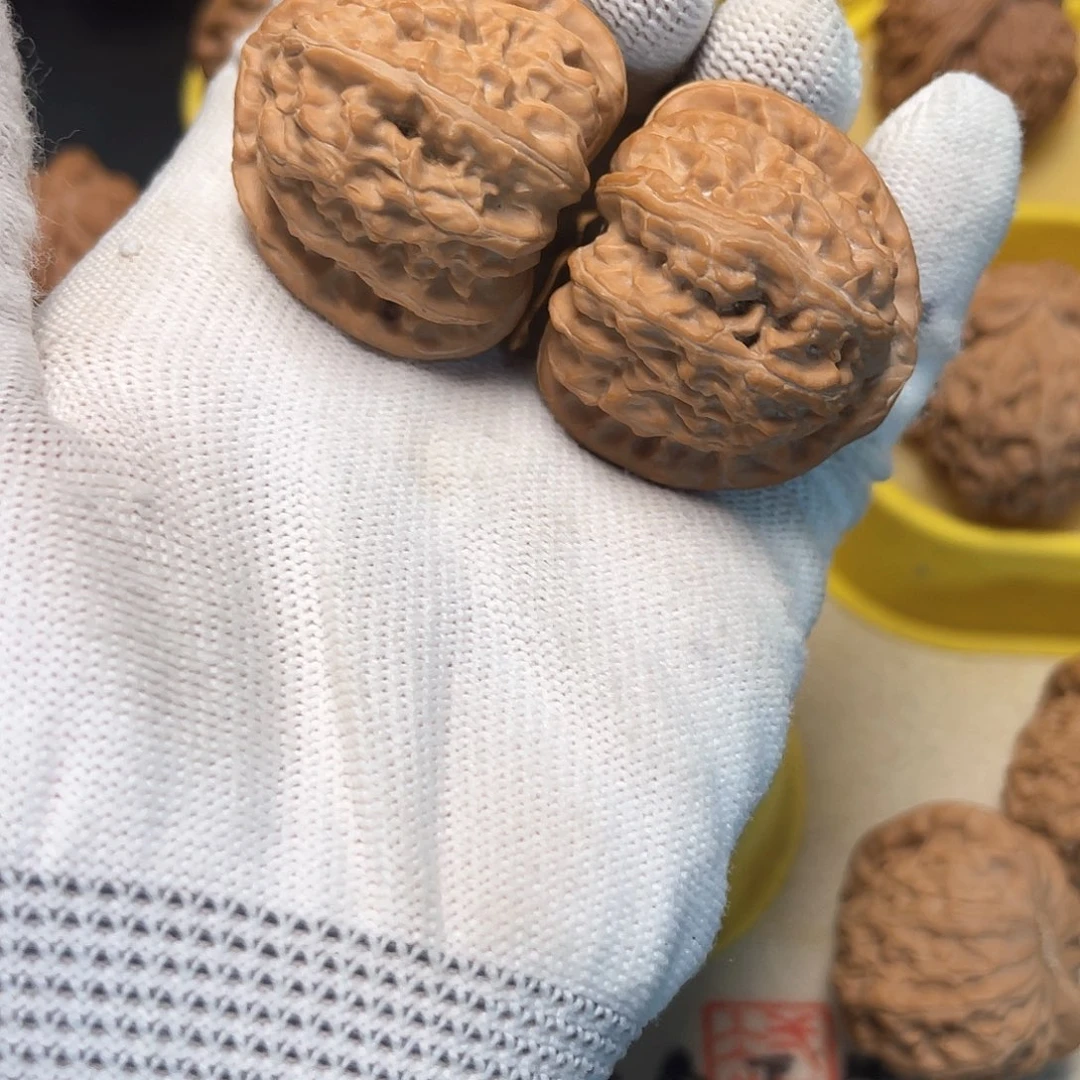 文玩核桃吊坠三角白39