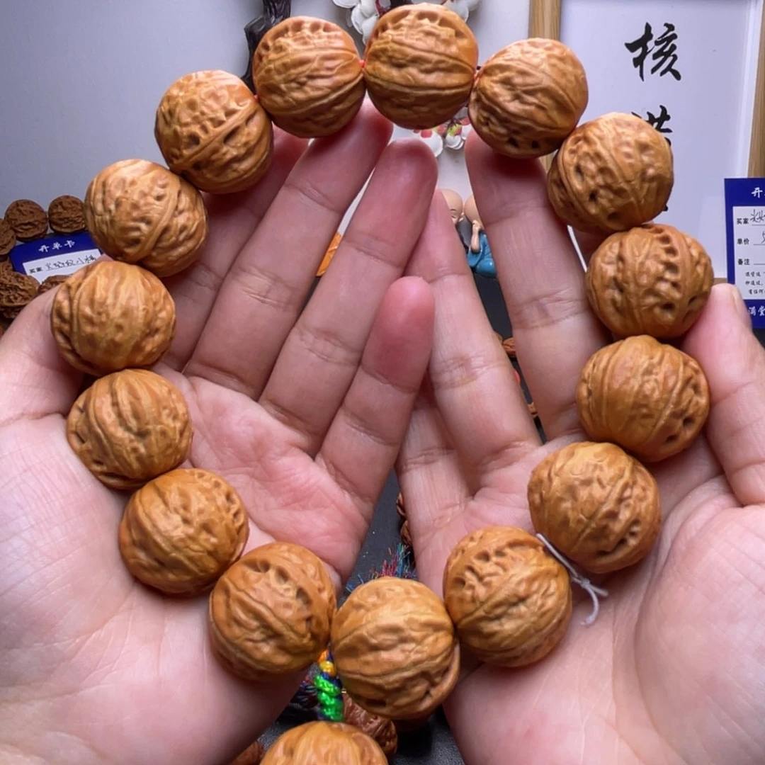 文玩核桃吊坠光头手持