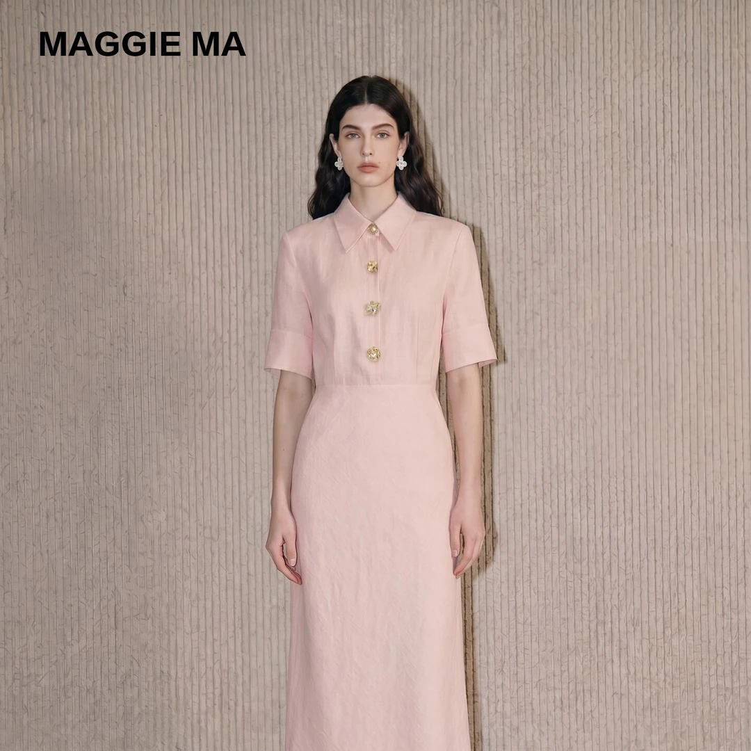 MAGGIE MA/马婧柔雾粉翻领连衣裙夏日穿着不闷黏轻薄有垂感435D