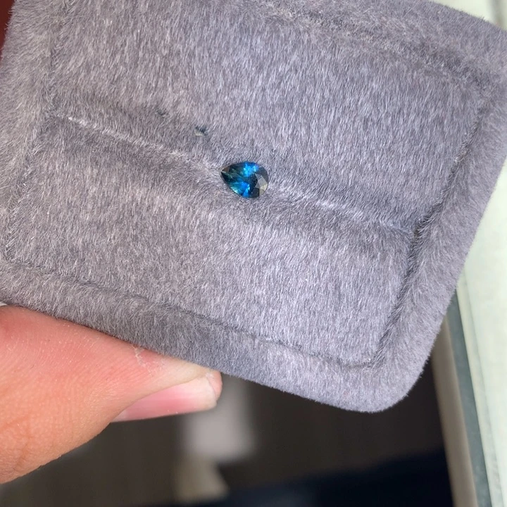 蓝宝石裸石未镶嵌0.55克拉