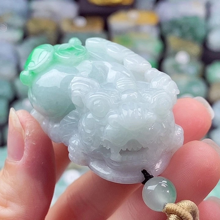 颈饰未镶嵌翡翠天然