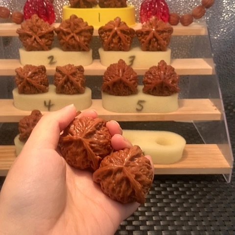 吊坠猴头核桃拉*子宫灯