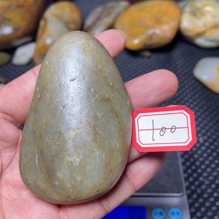 颈饰未镶嵌和田玉100