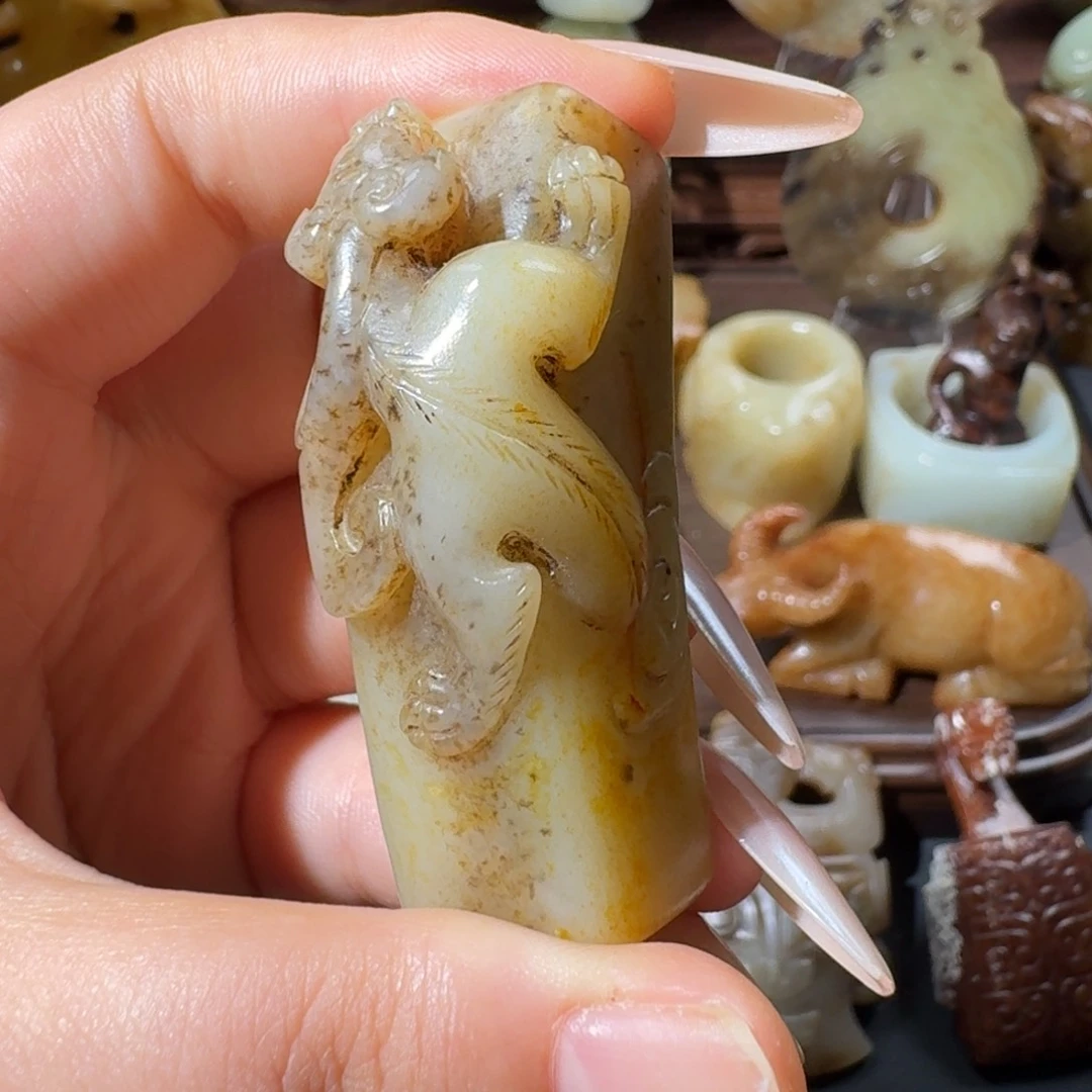 转***叹和田玉未镶嵌挂件