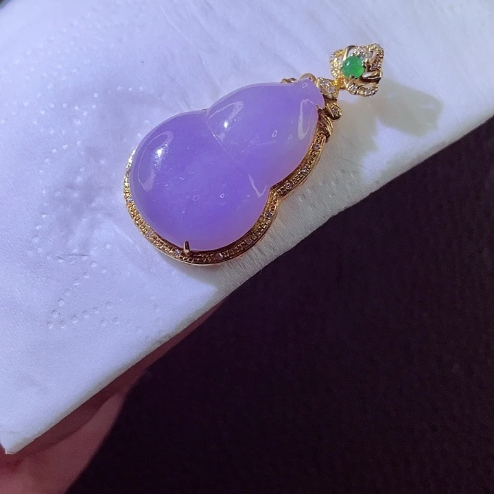 翡翠18K金镶嵌颈饰翡翠