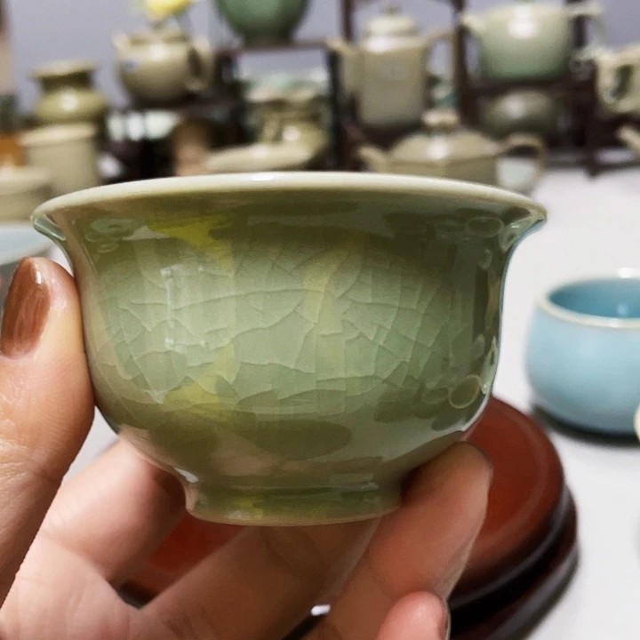 原矿釉豆绿色压手杯1111