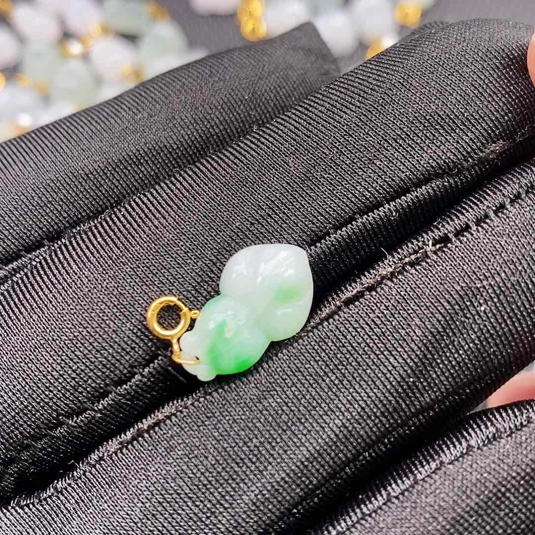 翡翠颈饰18K金镶嵌金鱼