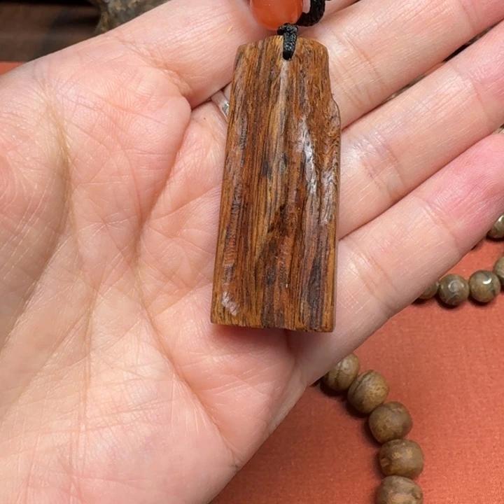 大叶紫檀（黑酸枝木类）