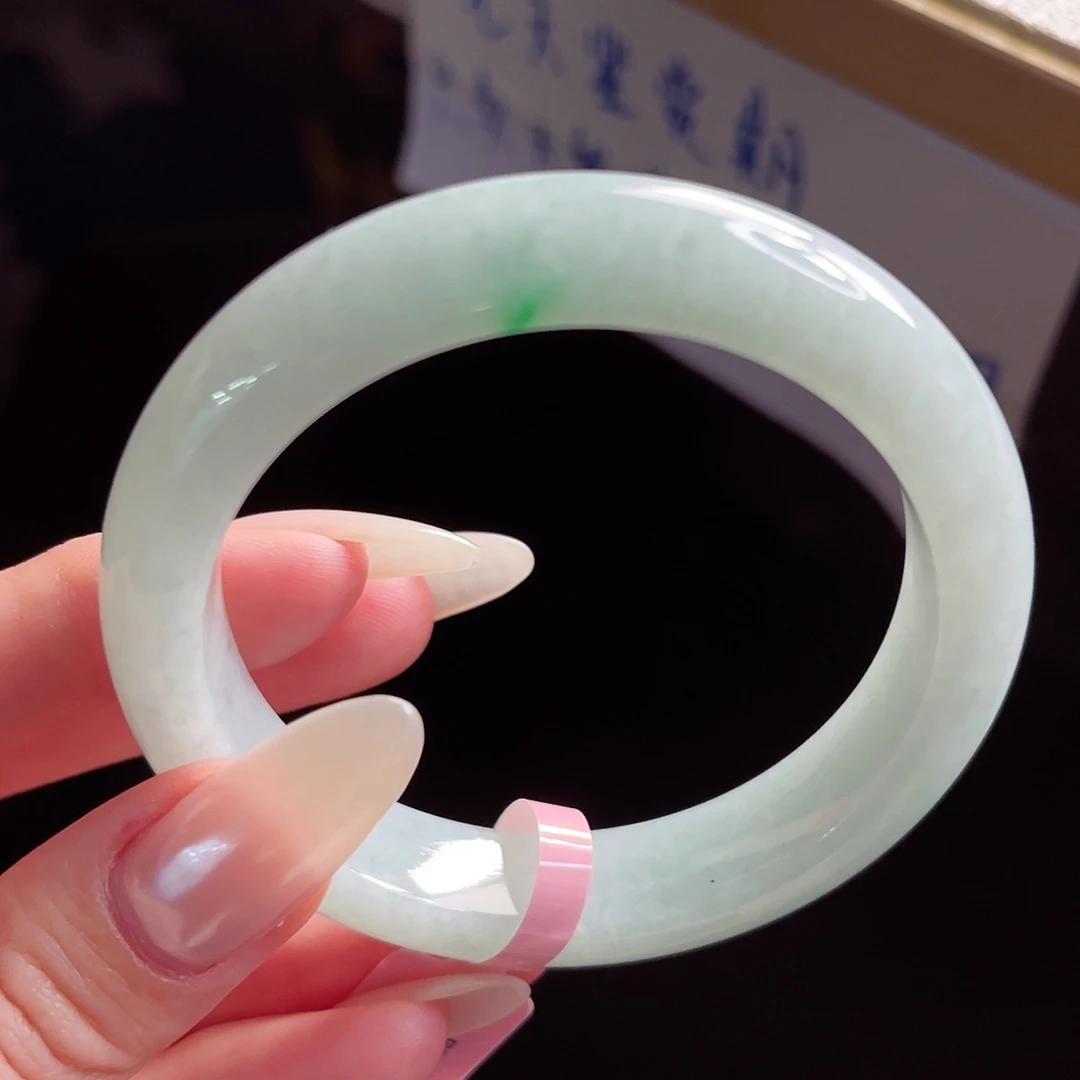 未镶嵌手镯翡翠手镯