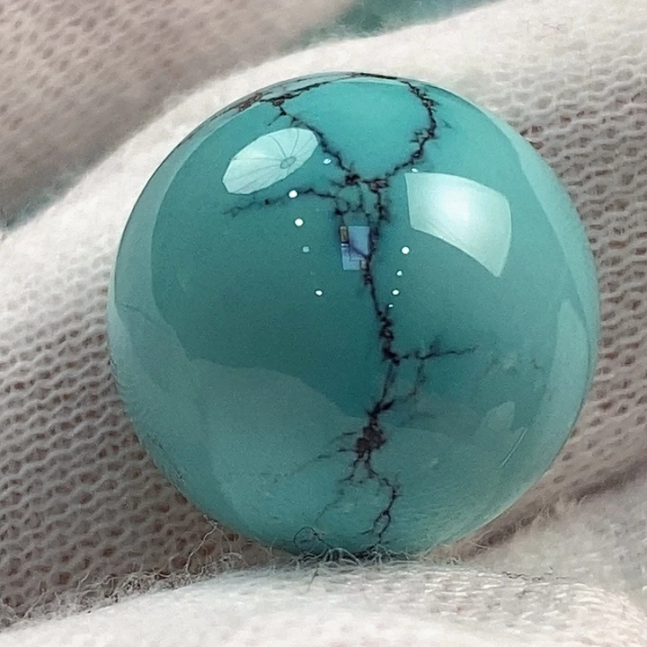 明***君绿松石未镶嵌珠宝奇石