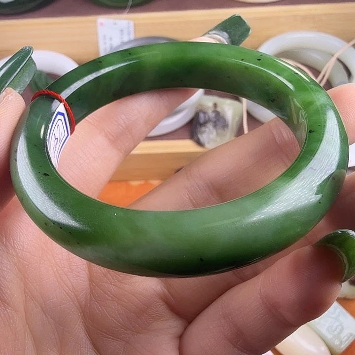 和田玉（糖玉）未镶嵌手镯