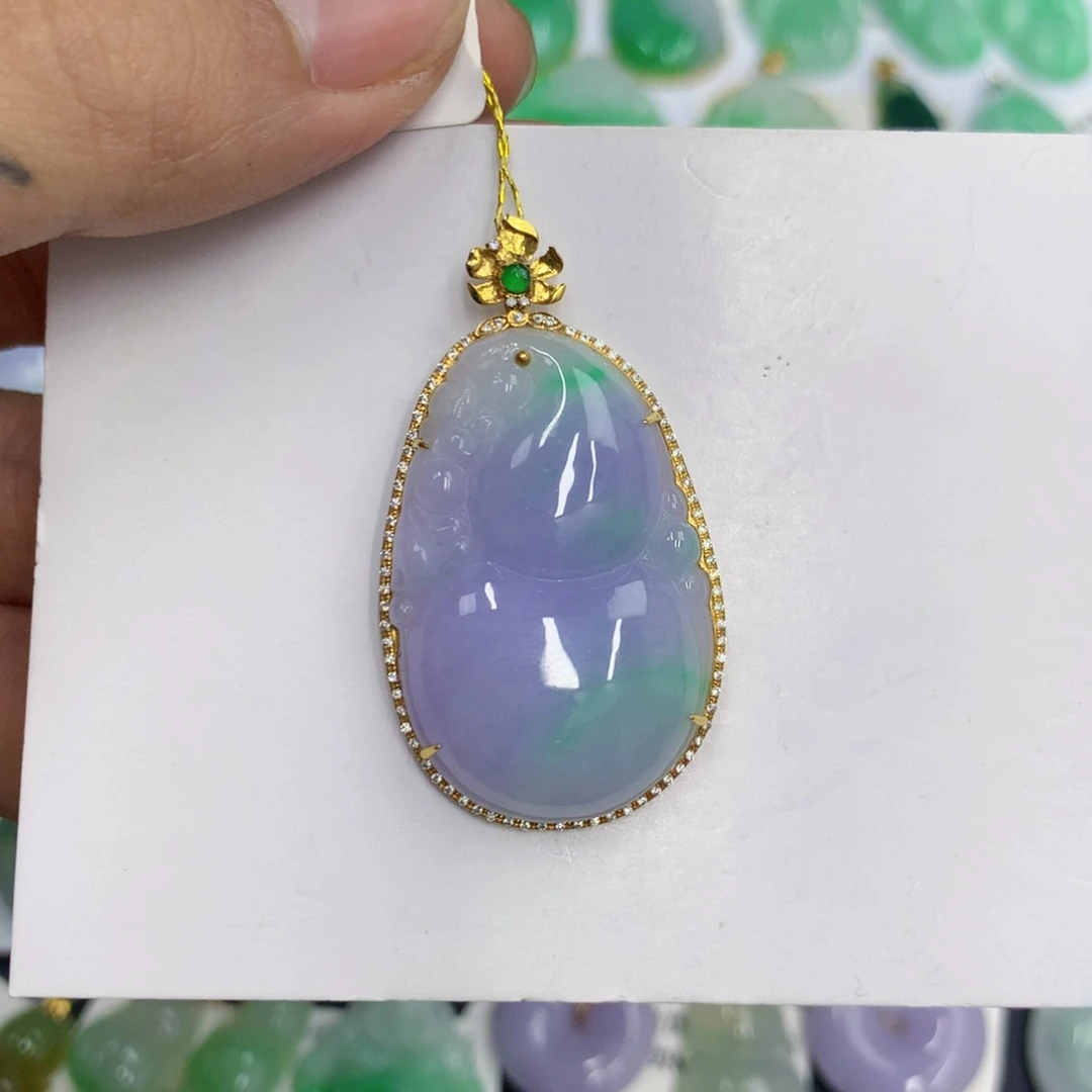 翡翠18K金镶嵌颈饰翡翠