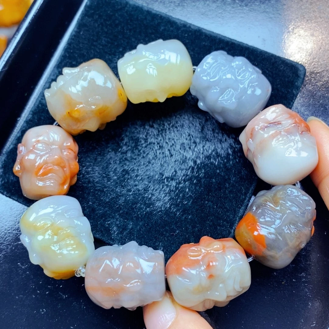 未镶嵌石英质玉（黄龙玉）颈饰