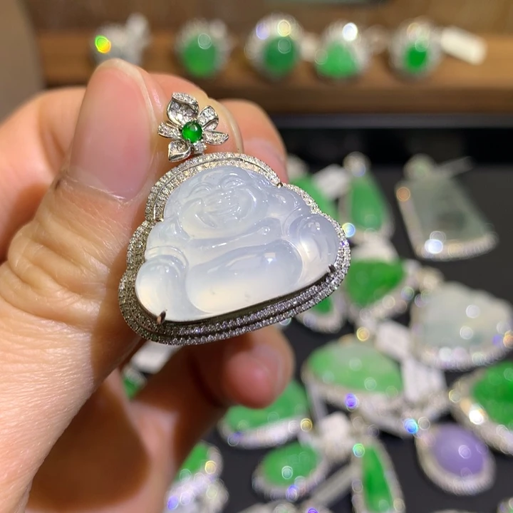 翡翠吊坠(不含链)18K金镶嵌佛公