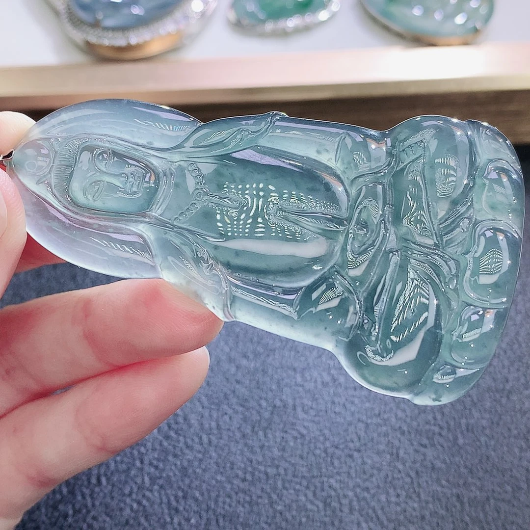 翡翠18K金镶嵌颈饰翡翠