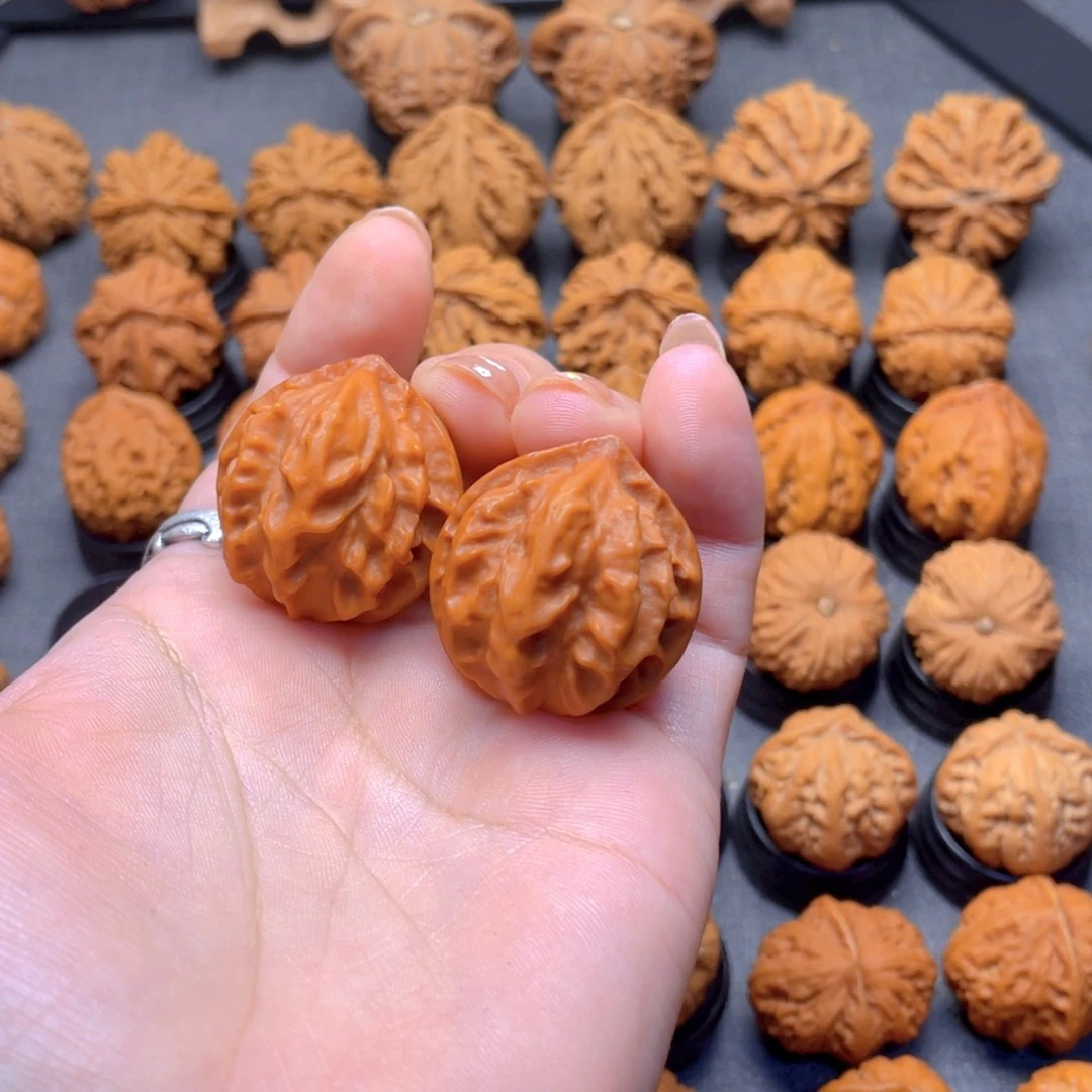 河***）核桃文玩把件八棱龙脊