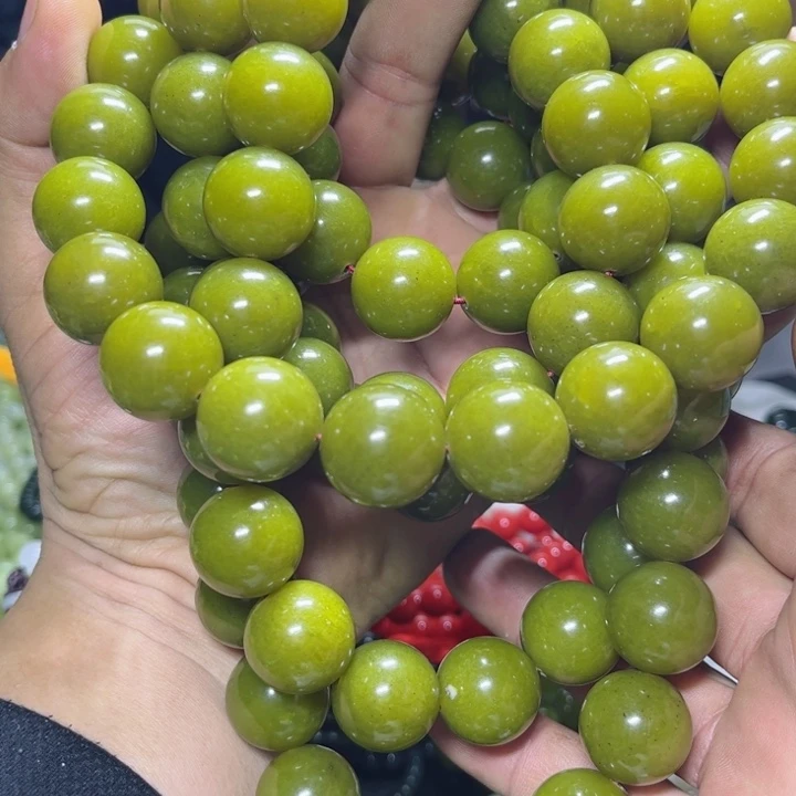 蛇纹石玉项链未镶嵌